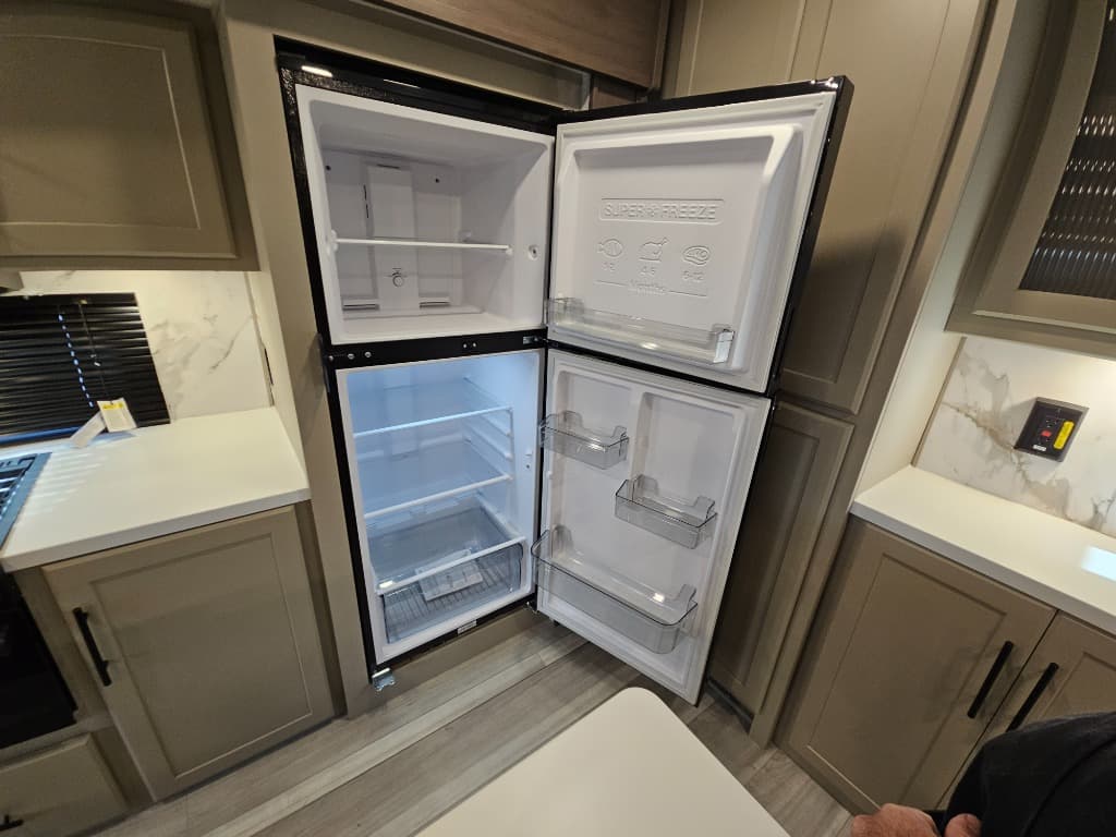 2026 Keystone RV 2026 Keystone RV Cougar Half-Ton - thumbnail 25