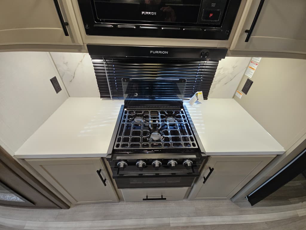 2026 Keystone RV 2026 Keystone RV Cougar Half-Ton - thumbnail 28