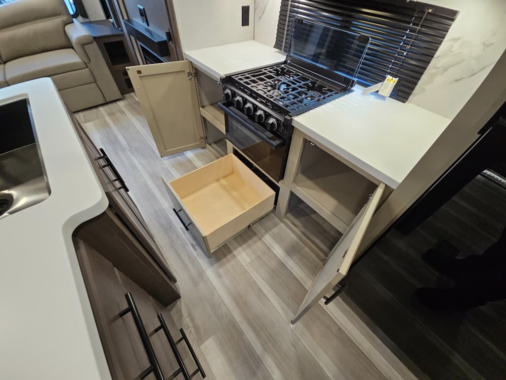 2026 Keystone RV 2026 Keystone RV Cougar Half-Ton - thumbnail 30