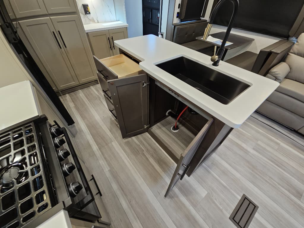 2026 Keystone RV 2026 Keystone RV Cougar Half-Ton - thumbnail 32