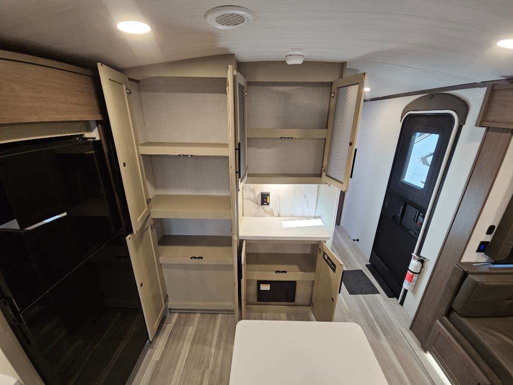 2026 Keystone RV 2026 Keystone RV Cougar Half-Ton - thumbnail 34