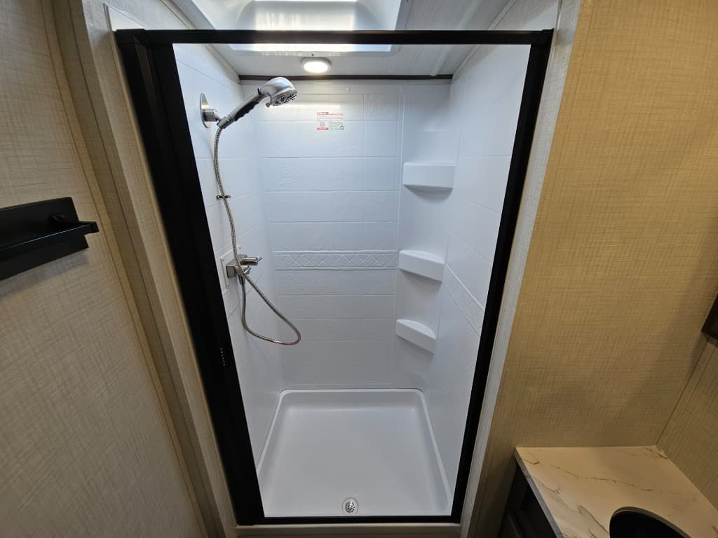 2026 Keystone RV 2026 Keystone RV Cougar Half-Ton - thumbnail 36