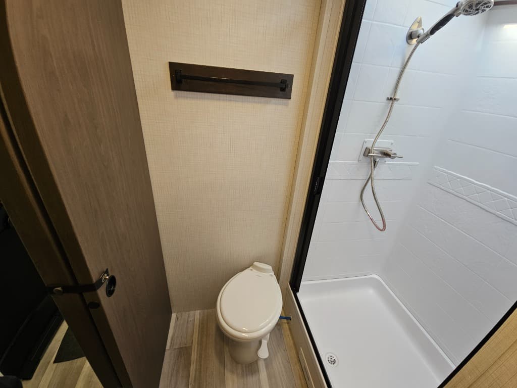 2026 Keystone RV 2026 Keystone RV Cougar Half-Ton - thumbnail 38