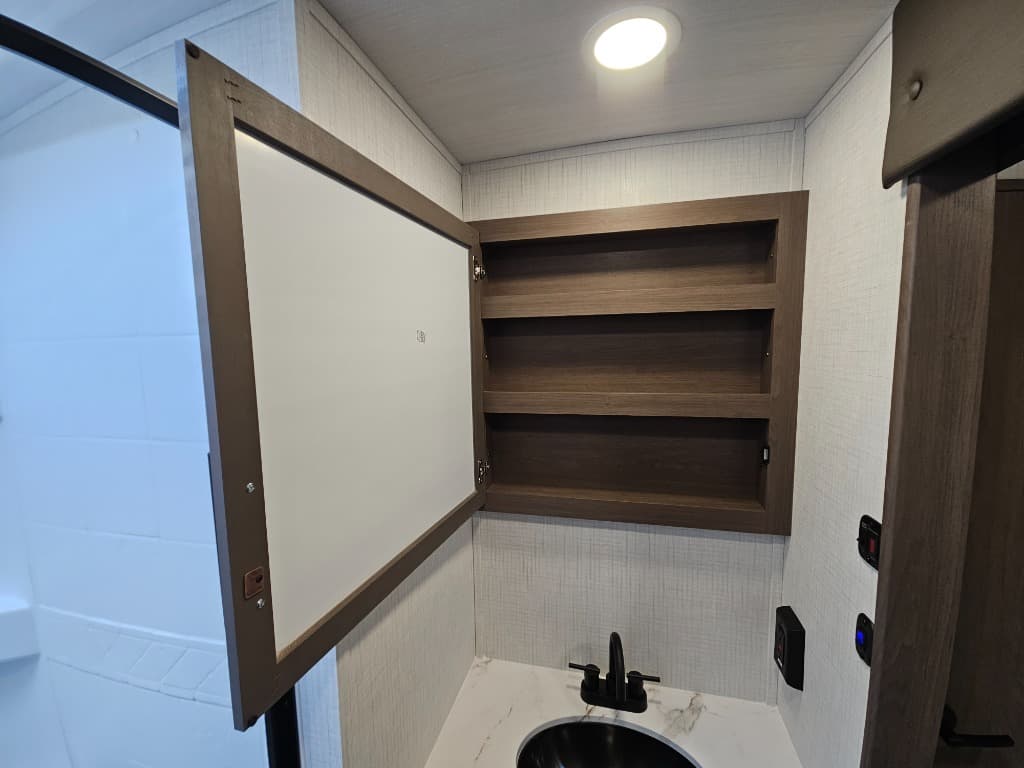 2026 Keystone RV 2026 Keystone RV Cougar Half-Ton - thumbnail 40