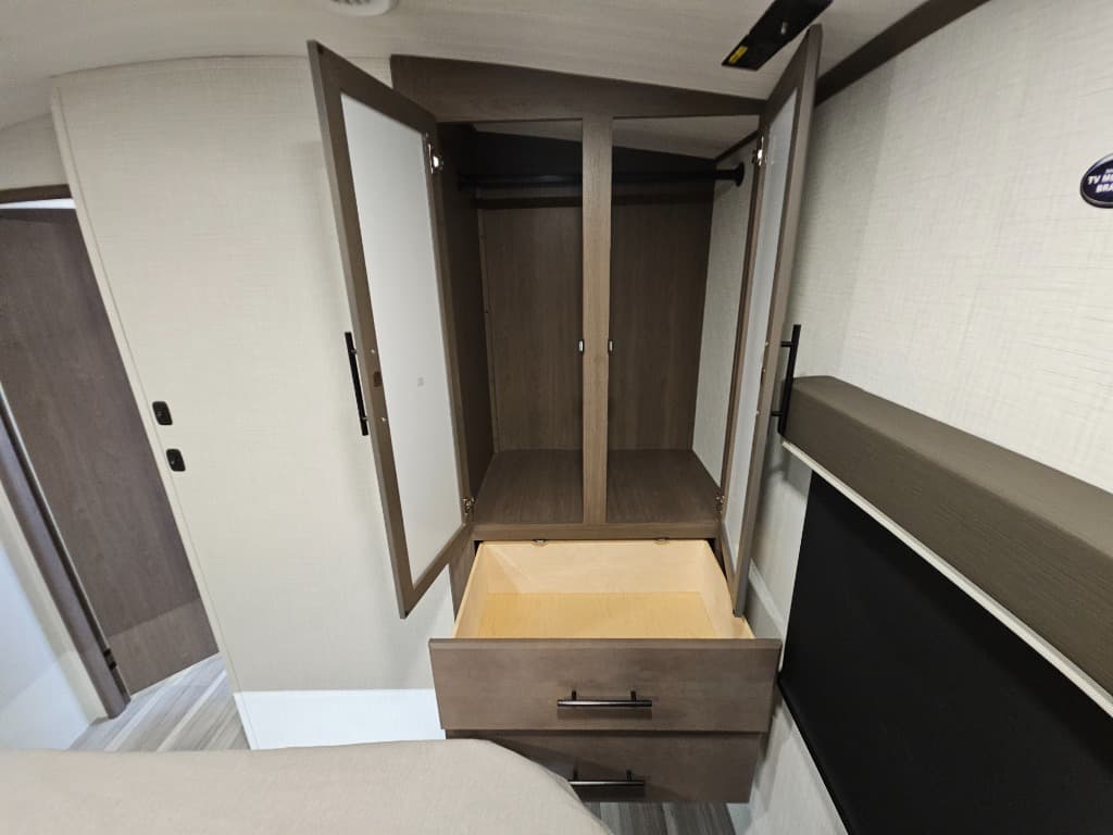 2026 Keystone RV 2026 Keystone RV Cougar Half-Ton - thumbnail 48