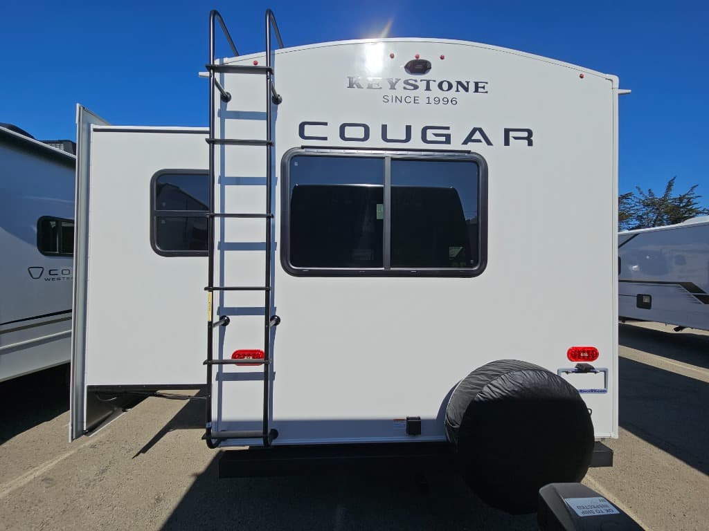 2026 Keystone RV 2026 Keystone RV Cougar Half-Ton - thumbnail 4