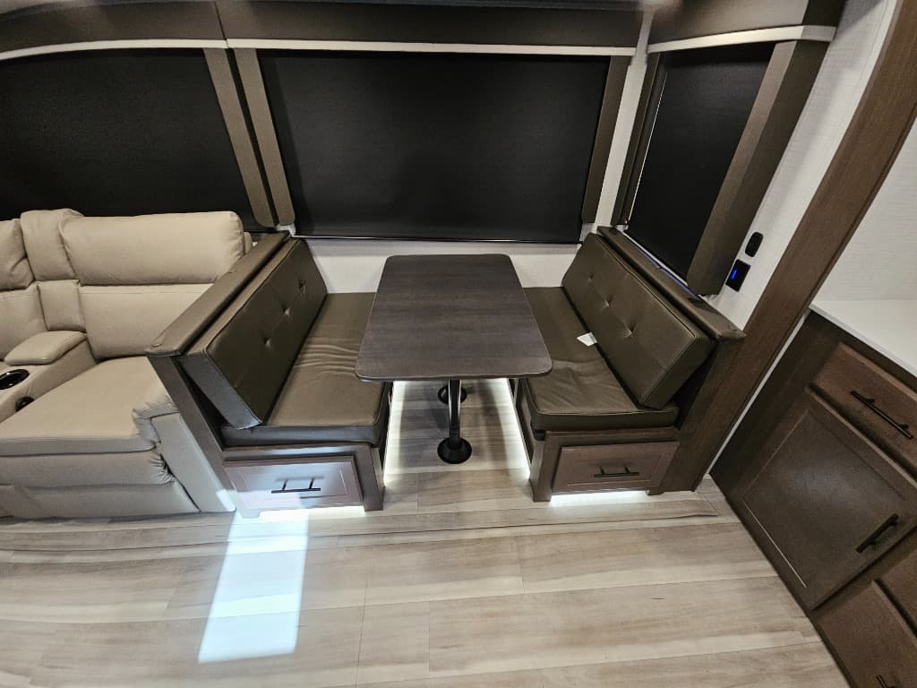 2026 Keystone RV 2026 Keystone RV Cougar Half-Ton - thumbnail 10