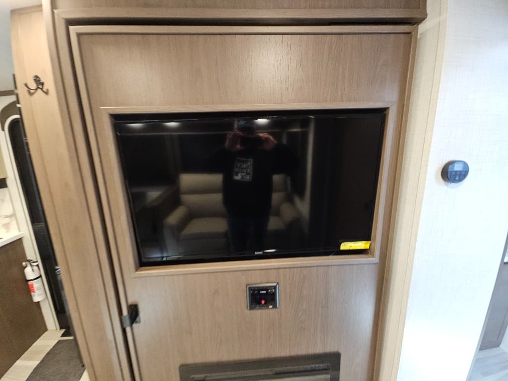 2026 Keystone RV 2026 Keystone RV Cougar Half-Ton - thumbnail 15