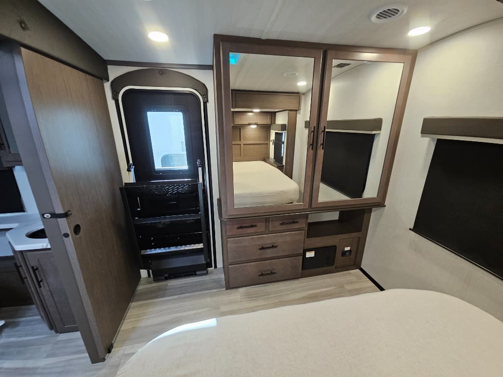 2026 Keystone RV 2026 Keystone RV Cougar Half-Ton - thumbnail 41