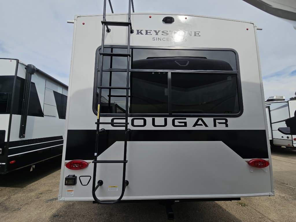 2026 Keystone RV 2026 Keystone RV Cougar Half-Ton - thumbnail 4