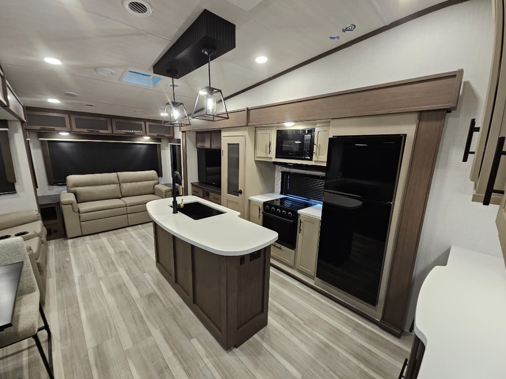2026 Keystone RV 2026 Keystone RV Cougar Half-Ton - thumbnail 8