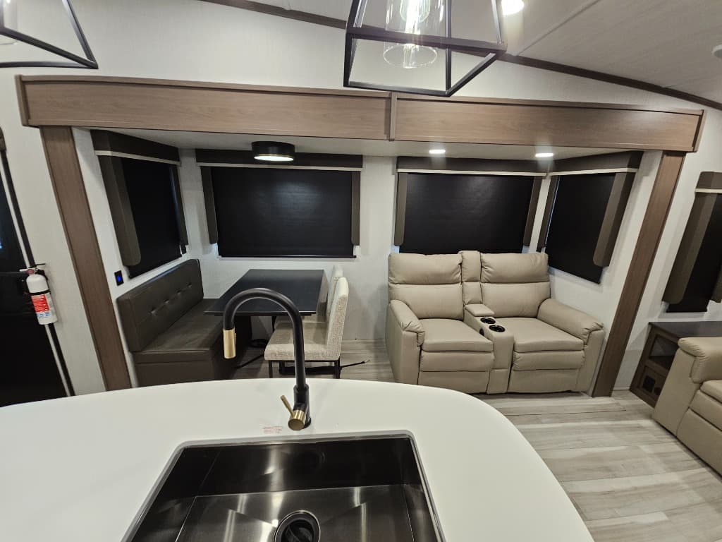 2026 Keystone RV 2026 Keystone RV Cougar Half-Ton - thumbnail 10