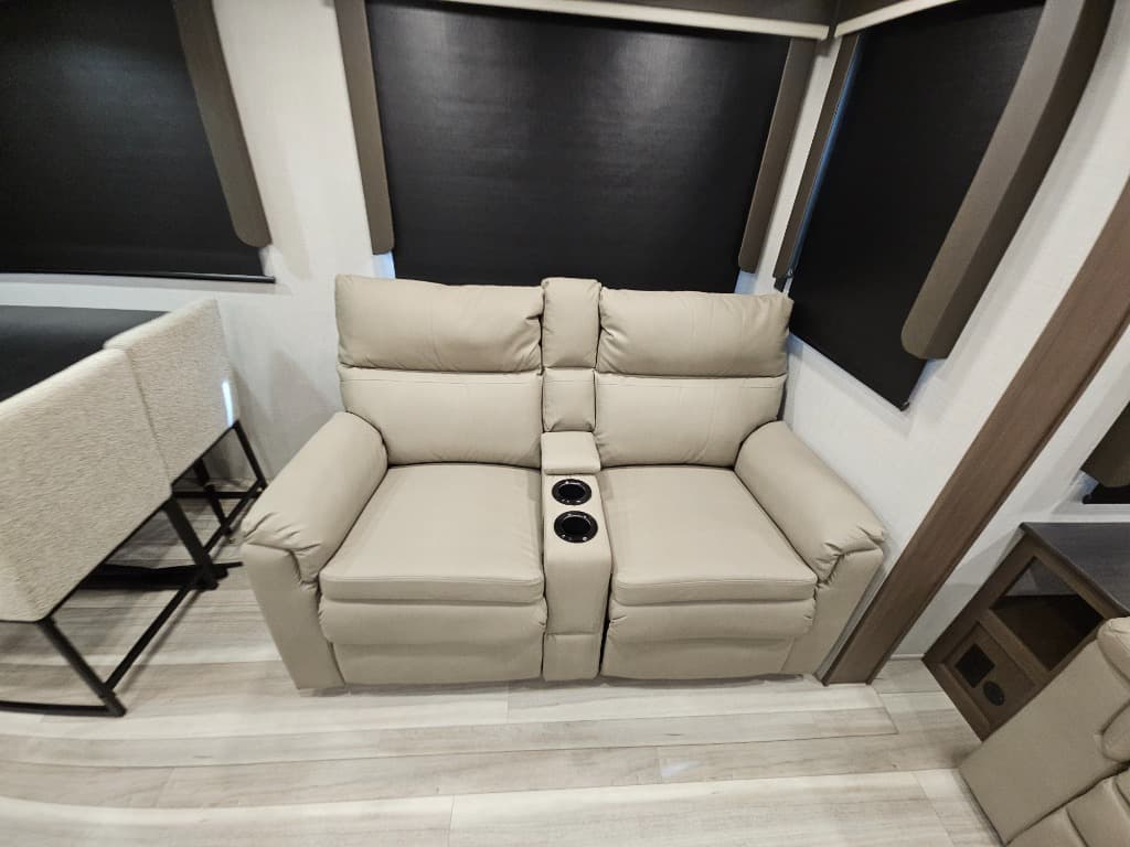 2026 Keystone RV 2026 Keystone RV Cougar Half-Ton - thumbnail 14