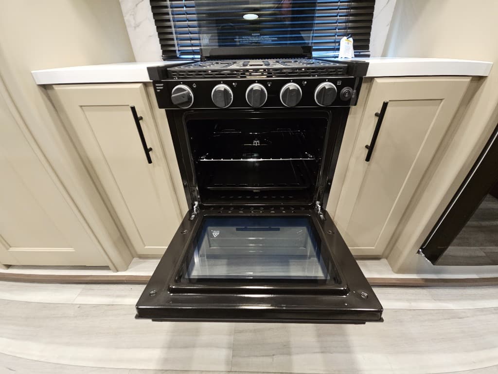 2026 Keystone RV 2026 Keystone RV Cougar Half-Ton - thumbnail 28