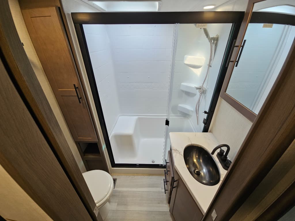 2026 Keystone RV 2026 Keystone RV Cougar Half-Ton - thumbnail 35