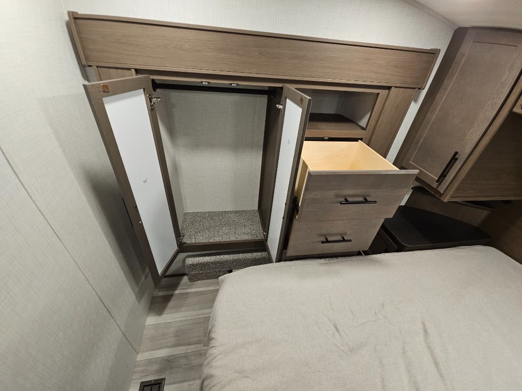 2026 Keystone RV 2026 Keystone RV Cougar Half-Ton - thumbnail 49