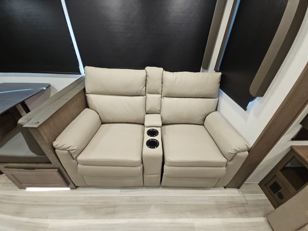 2026 Keystone RV 2026 Keystone RV Cougar - thumbnail 15