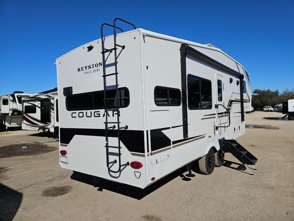 2026 Keystone RV 2026 Keystone RV Cougar Half-Ton - thumbnail 3