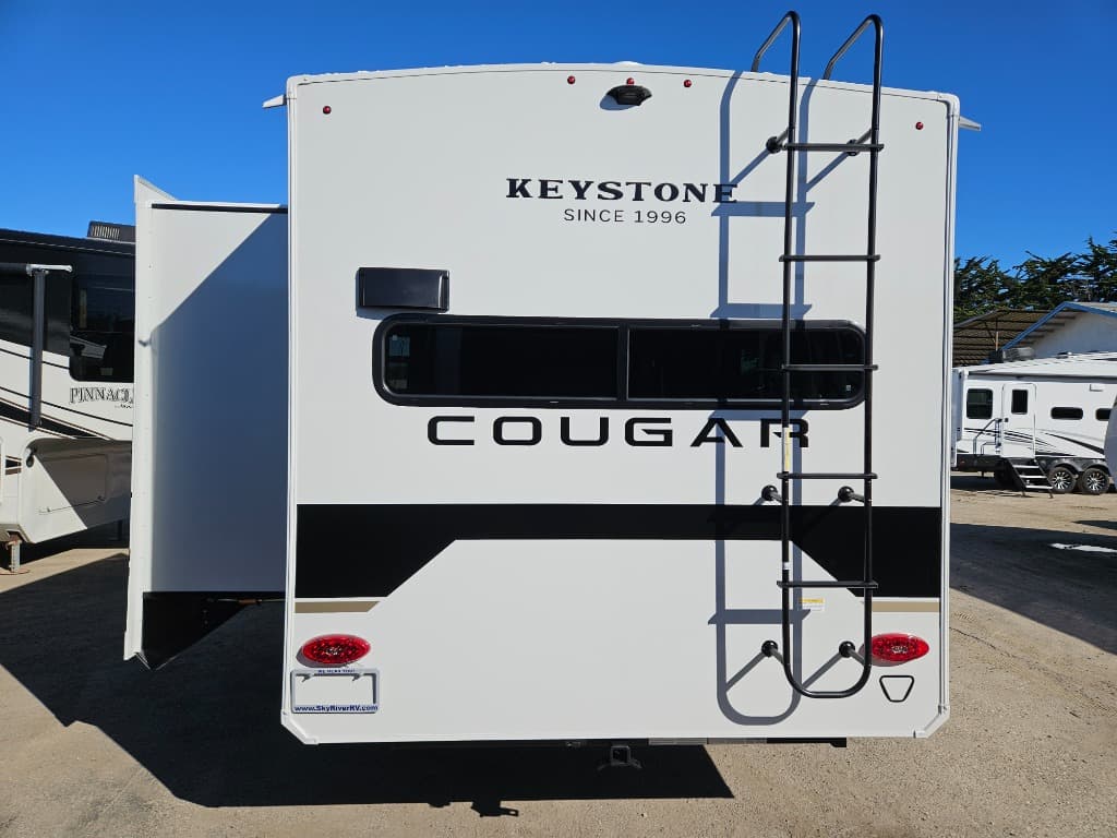2026 Keystone RV 2026 Keystone RV Cougar Half-Ton - thumbnail 4