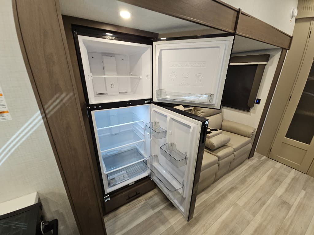 2026 Keystone RV 2026 Keystone RV Cougar Half-Ton - thumbnail 11