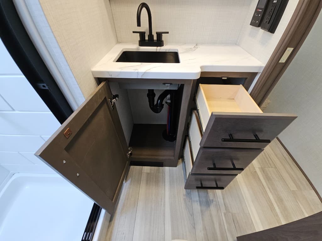 2026 Keystone RV 2026 Keystone RV Cougar Half-Ton - thumbnail 32