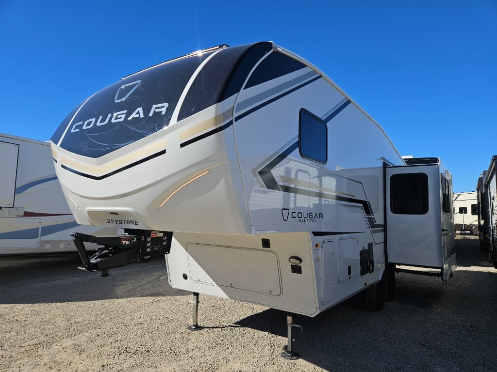 2026 Keystone RV 2026 Keystone RV Cougar Half-Ton - thumbnail 4