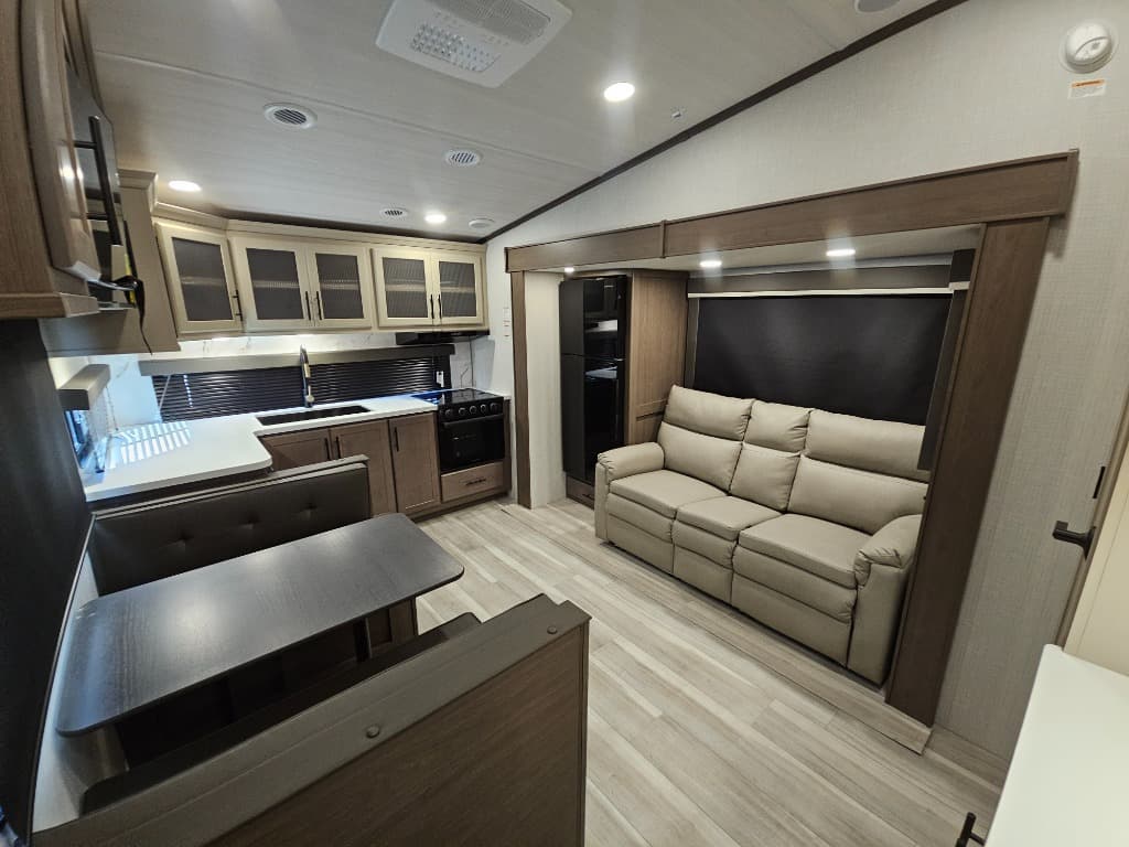 2026 Keystone RV 2026 Keystone RV Cougar Half-Ton - thumbnail 5