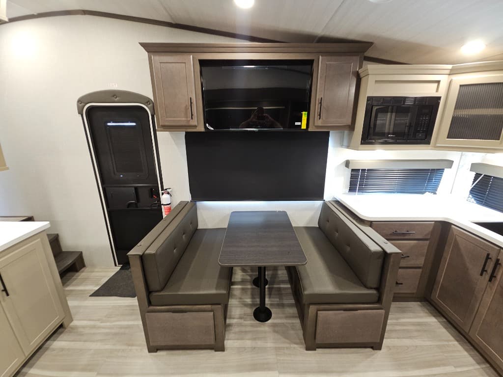 2026 Keystone RV 2026 Keystone RV Cougar Half-Ton - thumbnail 6