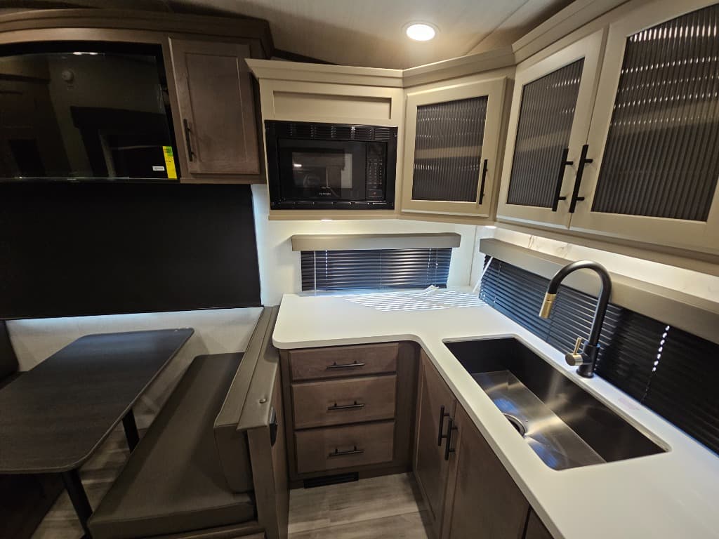 2026 Keystone RV 2026 Keystone RV Cougar Half-Ton - thumbnail 11