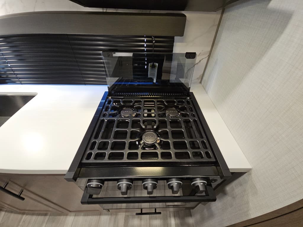 2026 Keystone RV 2026 Keystone RV Cougar Half-Ton - thumbnail 16