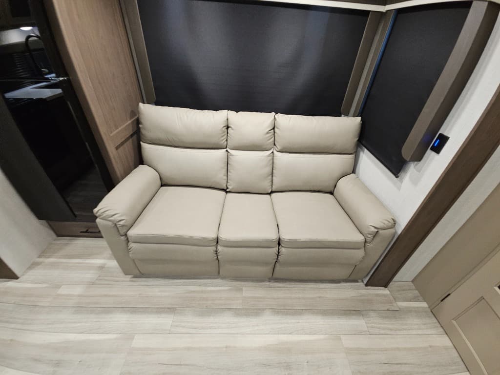 2026 Keystone RV 2026 Keystone RV Cougar Half-Ton - thumbnail 21