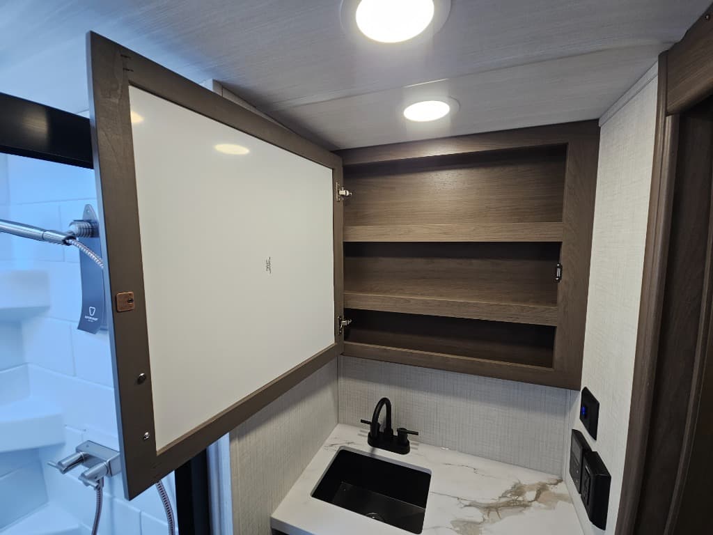 2026 Keystone RV 2026 Keystone RV Cougar Half-Ton - thumbnail 32