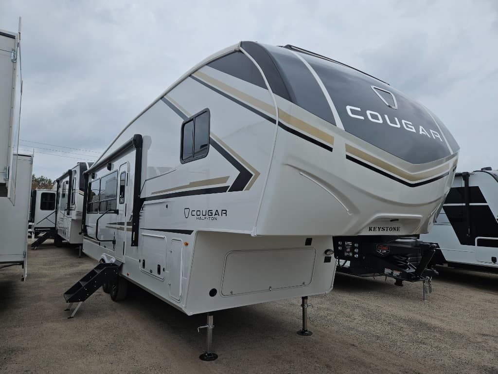 2026 Keystone RV 2026 Keystone RV Cougar Half-Ton - thumbnail 4