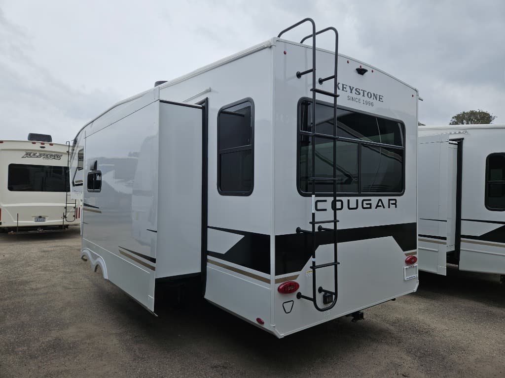 2026 Keystone RV 2026 Keystone RV Cougar Half-Ton - thumbnail 6