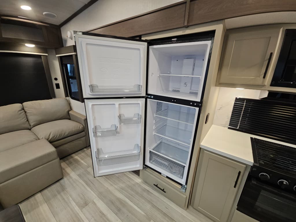 2026 Keystone RV 2026 Keystone RV Cougar Half-Ton - thumbnail 23