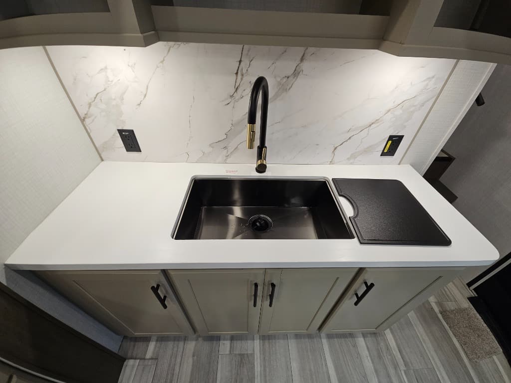 2026 Keystone RV 2026 Keystone RV Cougar Half-Ton - thumbnail 30