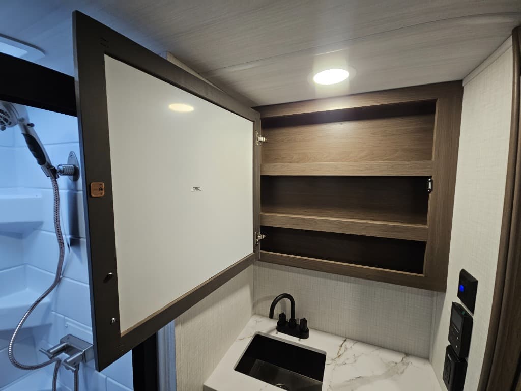 2026 Keystone RV 2026 Keystone RV Cougar Half-Ton - thumbnail 36