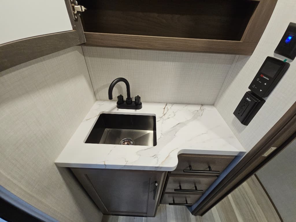 2026 Keystone RV 2026 Keystone RV Cougar Half-Ton - thumbnail 37