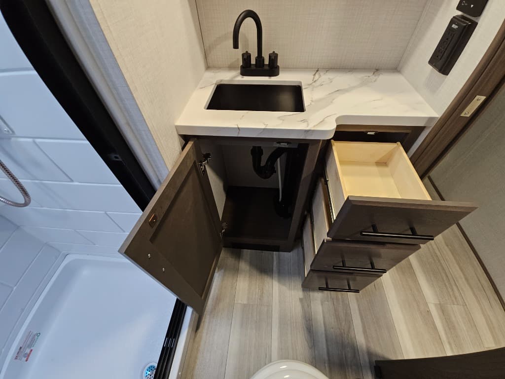 2026 Keystone RV 2026 Keystone RV Cougar Half-Ton - thumbnail 38