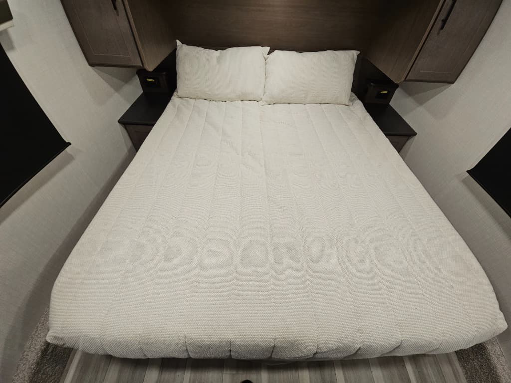 2026 Keystone RV 2026 Keystone RV Cougar Half-Ton - thumbnail 40