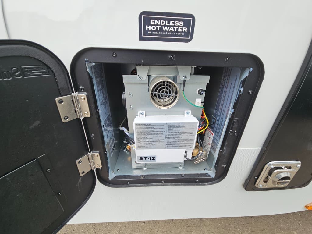 2026 Keystone RV 2026 Keystone RV Cougar Half-Ton - thumbnail 57