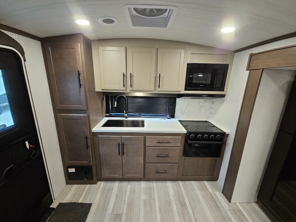 2026 Keystone RV 2026 Keystone RV Cougar Western Elevation - thumbnail 12