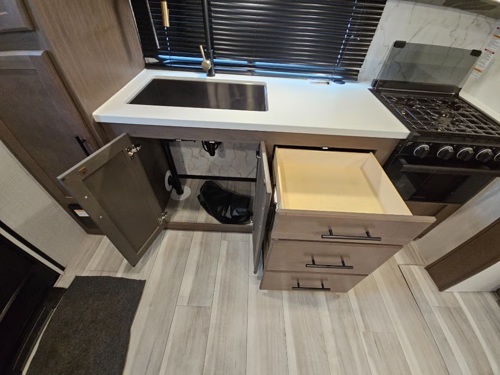 2026 Keystone RV 2026 Keystone RV Cougar Western Elevation - thumbnail 17