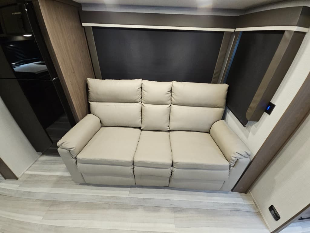 2026 Keystone RV 2026 Keystone RV Cougar Western Elevation - thumbnail 19