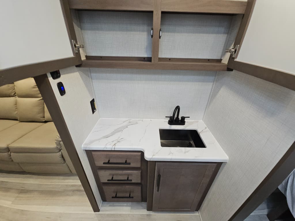 2026 Keystone RV 2026 Keystone RV Cougar Western Elevation - thumbnail 25