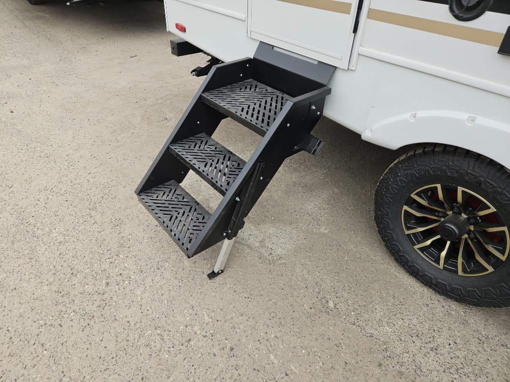 2026 Keystone RV 2026 Keystone RV Cougar Western Elevation - thumbnail 38