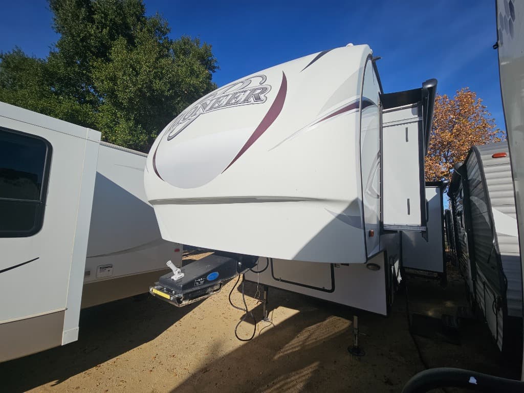 2018 Heartland RV 2018 Heartland RV Pioneer - thumbnail 4