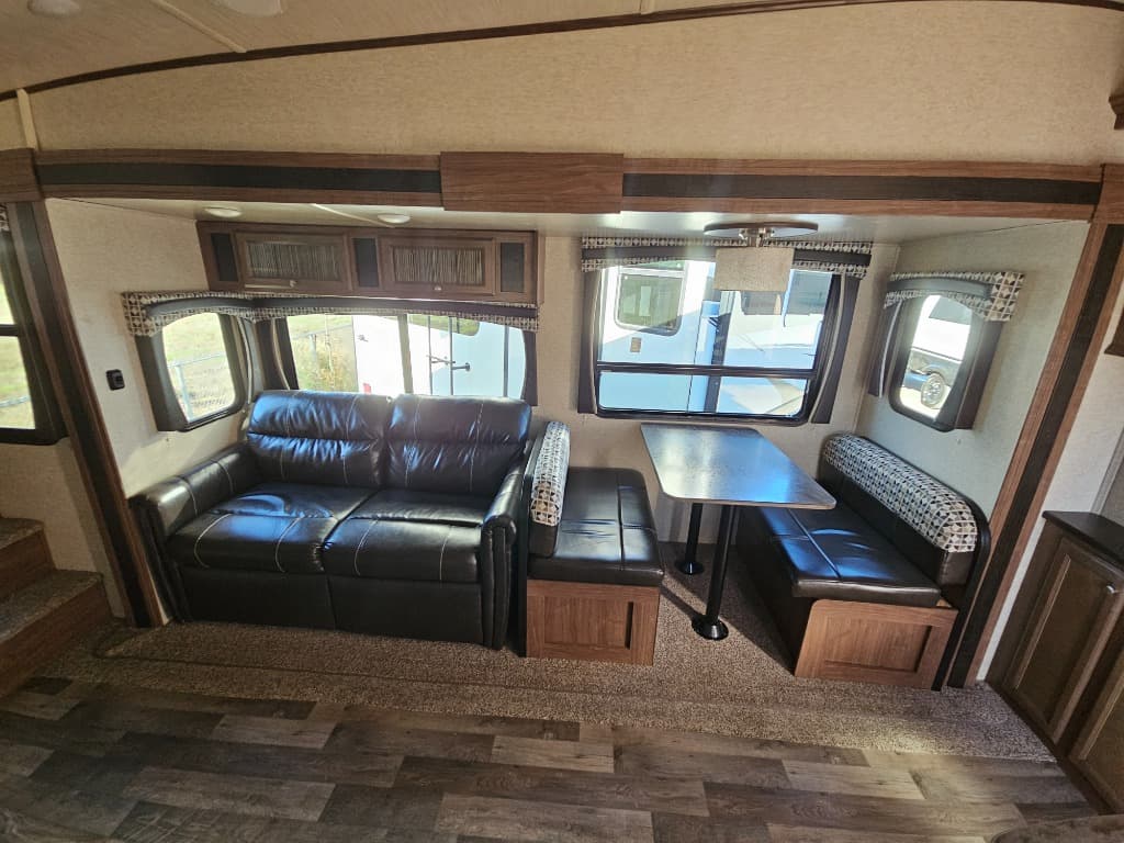 2018 Heartland RV 2018 Heartland RV Pioneer - thumbnail 7