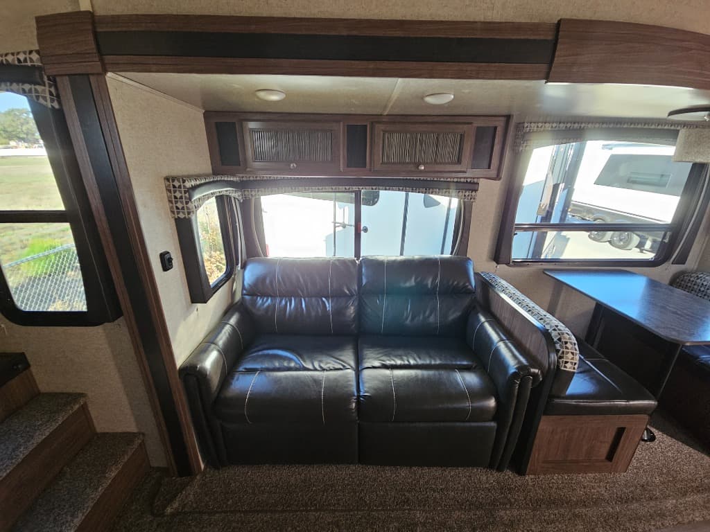 2018 Heartland RV 2018 Heartland RV Pioneer - thumbnail 10