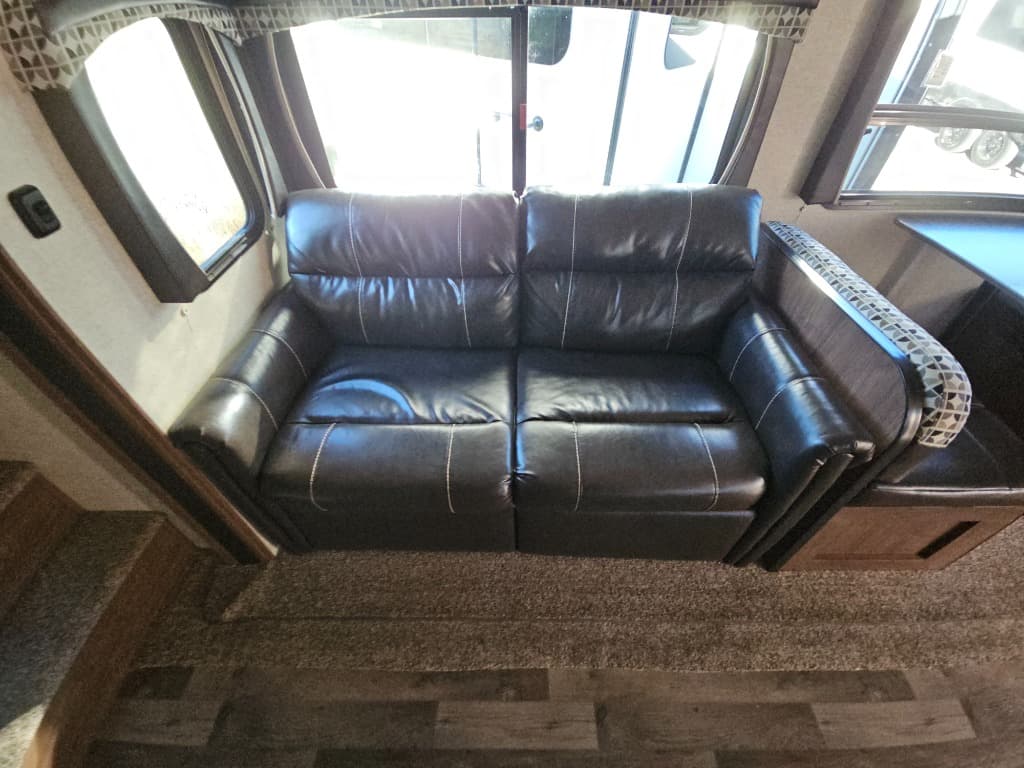 2018 Heartland RV 2018 Heartland RV Pioneer - thumbnail 11